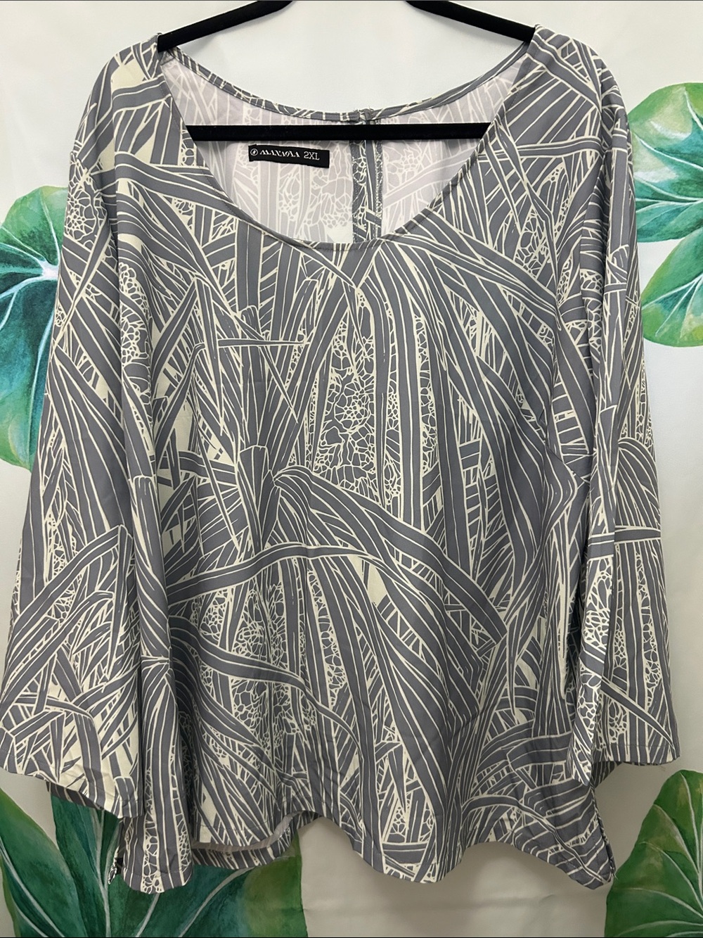 Manaola XXL Sage & Cream Hala Print Top